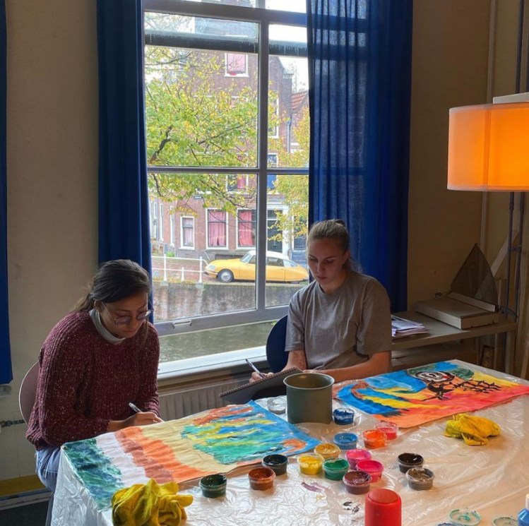 Expressive Art Therapy / Creative Response Therapy / Intuitive Painting / Spontaneous Painting